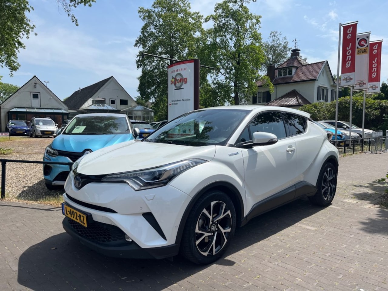 Toyota C-HR - 1.8 HYBRID EXECUTIVE / NAVI / CAMERA / TREKHAAK AFN. / STOEL+STUUR VERW. / 18'' LM-VELGEN - AutoWereld.nl