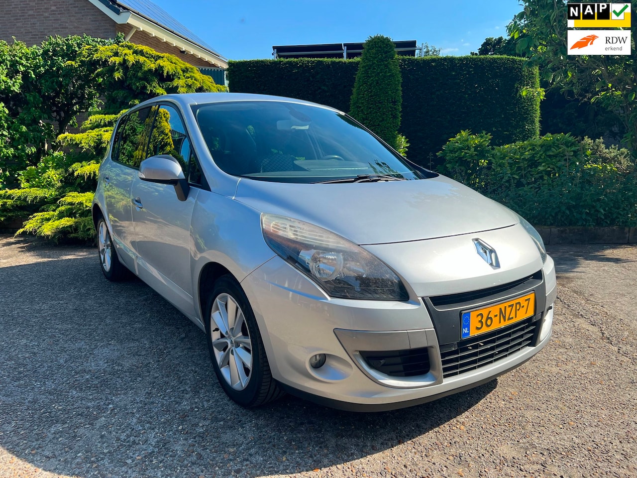 Renault Scénic - 1.6 Celsium 1.6 Celsium, ECC, Navi, PDC, 1e eigenaar! - AutoWereld.nl