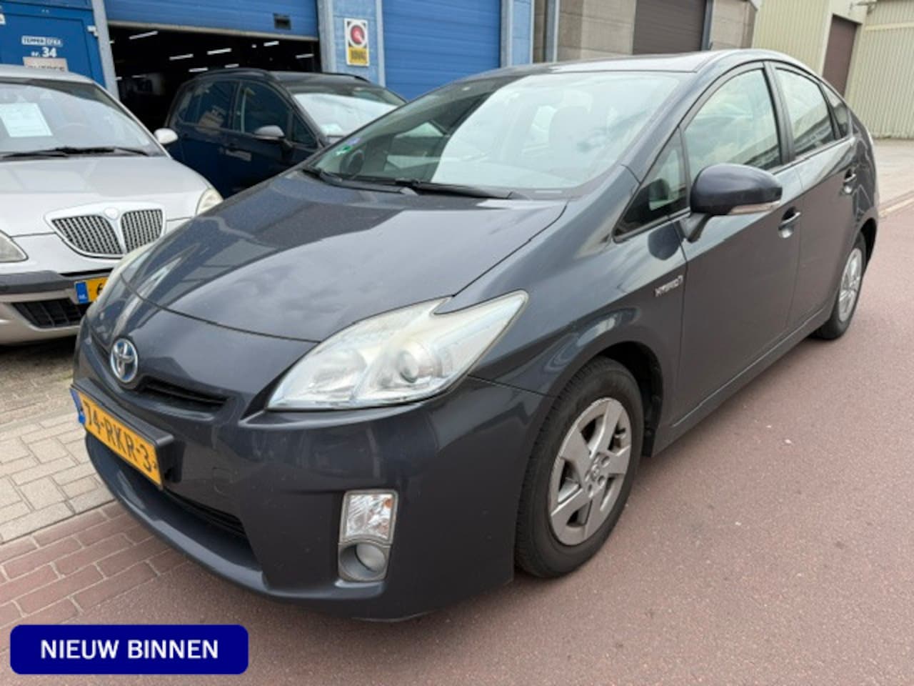 Toyota Prius - 1.8 Aspiration 2011 Navi + Bluetooth + Camera APK jan-2027. - AutoWereld.nl