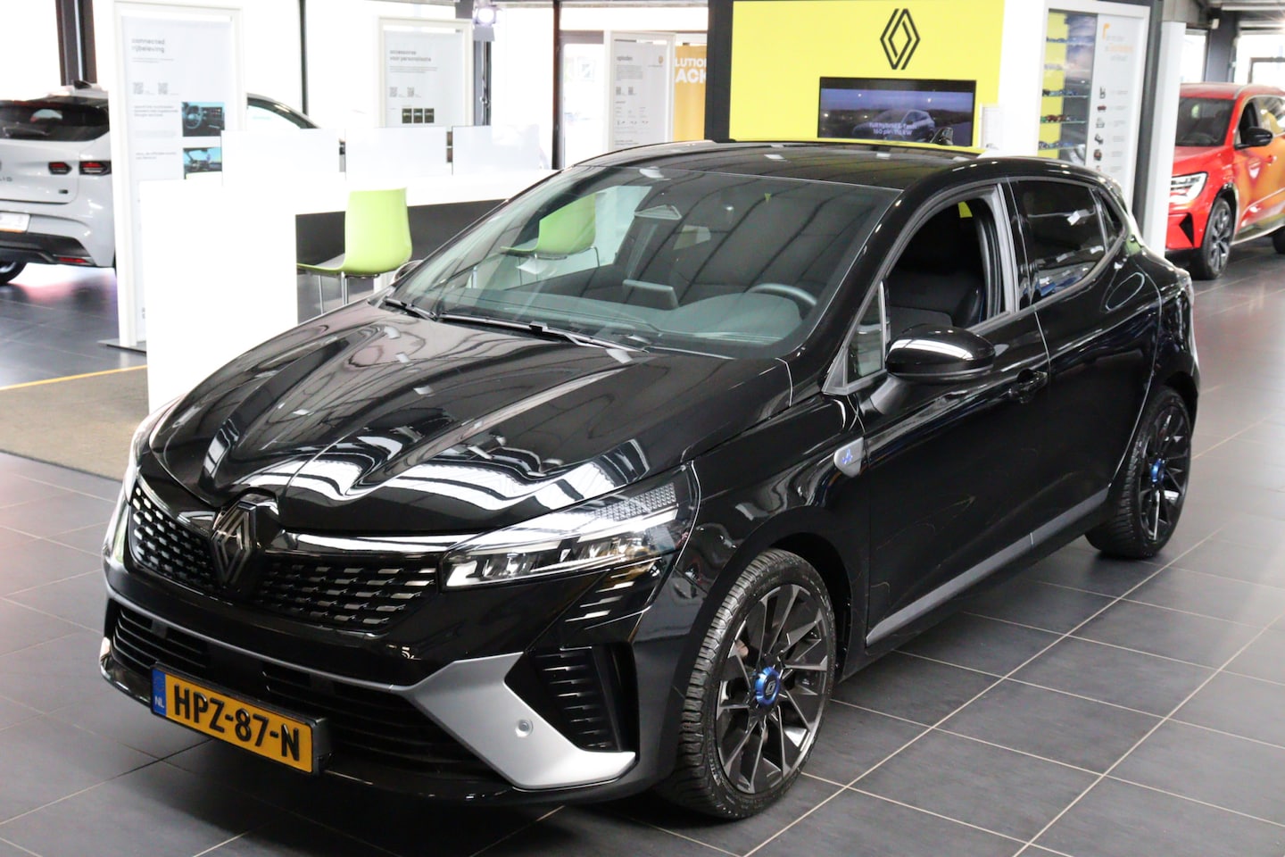 Renault Clio - 1.6 E-Tech Full Hybrid 145 esprit Alpine + Bose Sound - AutoWereld.nl