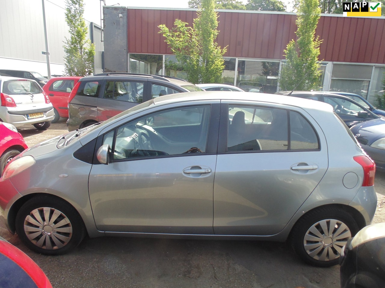 Toyota Yaris - 1.3 VVTi Sol 2007 MET AIRCO TREKHAAK - AutoWereld.nl