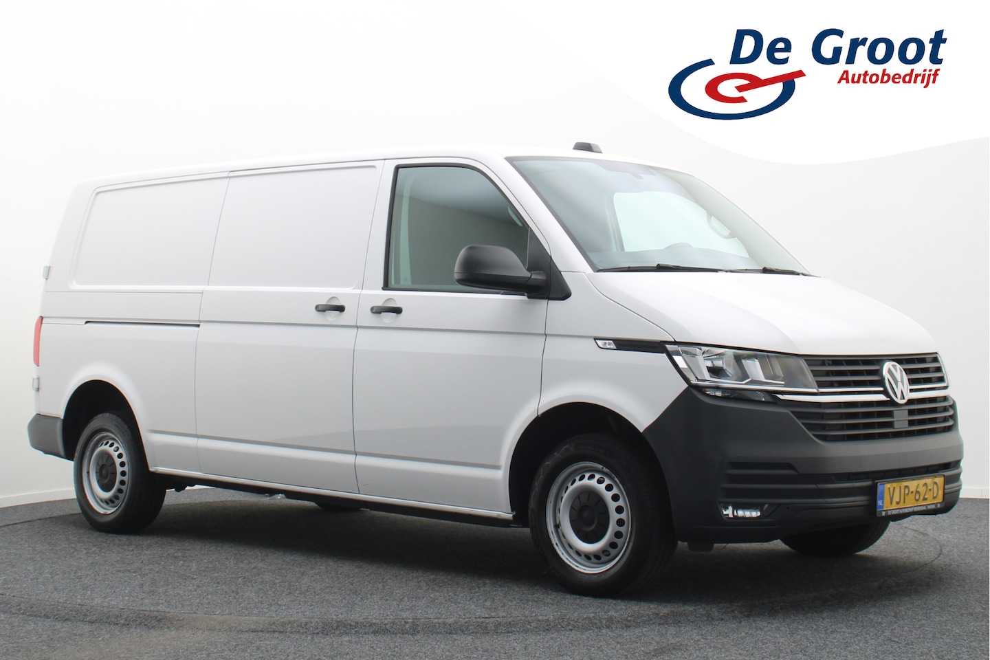Volkswagen Transporter - 2.0 TDI L2H1 30 DSG Cruise, Apple Carplay, Trekhaak, PDC - AutoWereld.nl