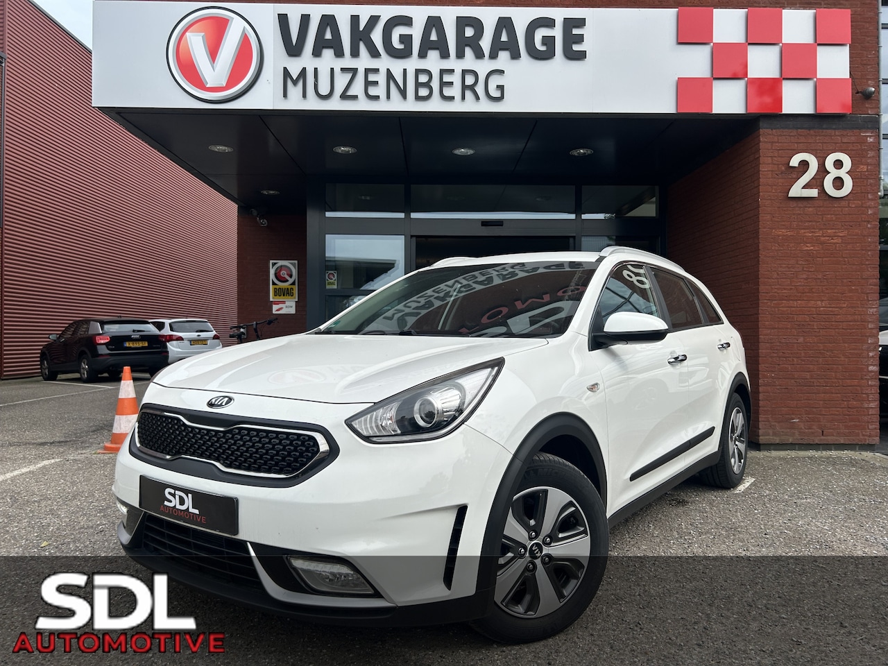 Kia Niro - 1.6 GDi Hybrid DynamicLine // NAVI + CARPLAY // CAMERA // HALF-LEDER // STOEL + STUURWIELV - AutoWereld.nl