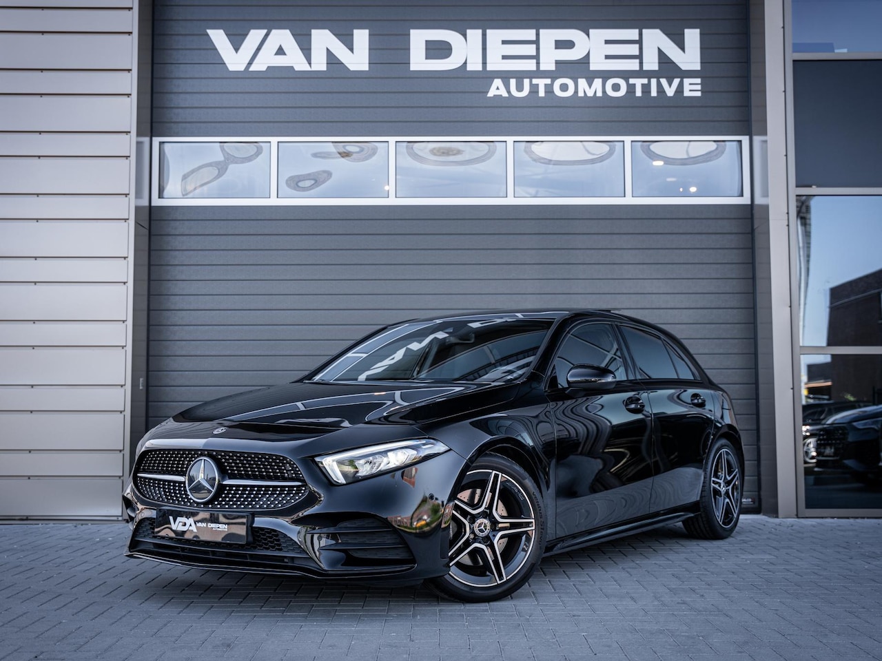 Mercedes-Benz A-klasse - 220 d Premium Plus - AMG l Pano l Night pakket - AutoWereld.nl