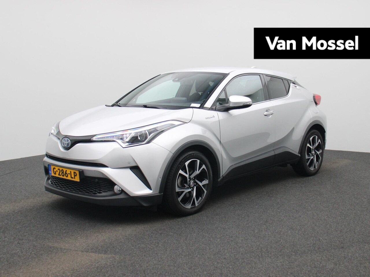 Toyota C-HR - 1.8 Hybrid Dynamic Sport | Automaat | Camera | Adaptive Cruise | DAB | Keyless Go+Entry | - AutoWereld.nl