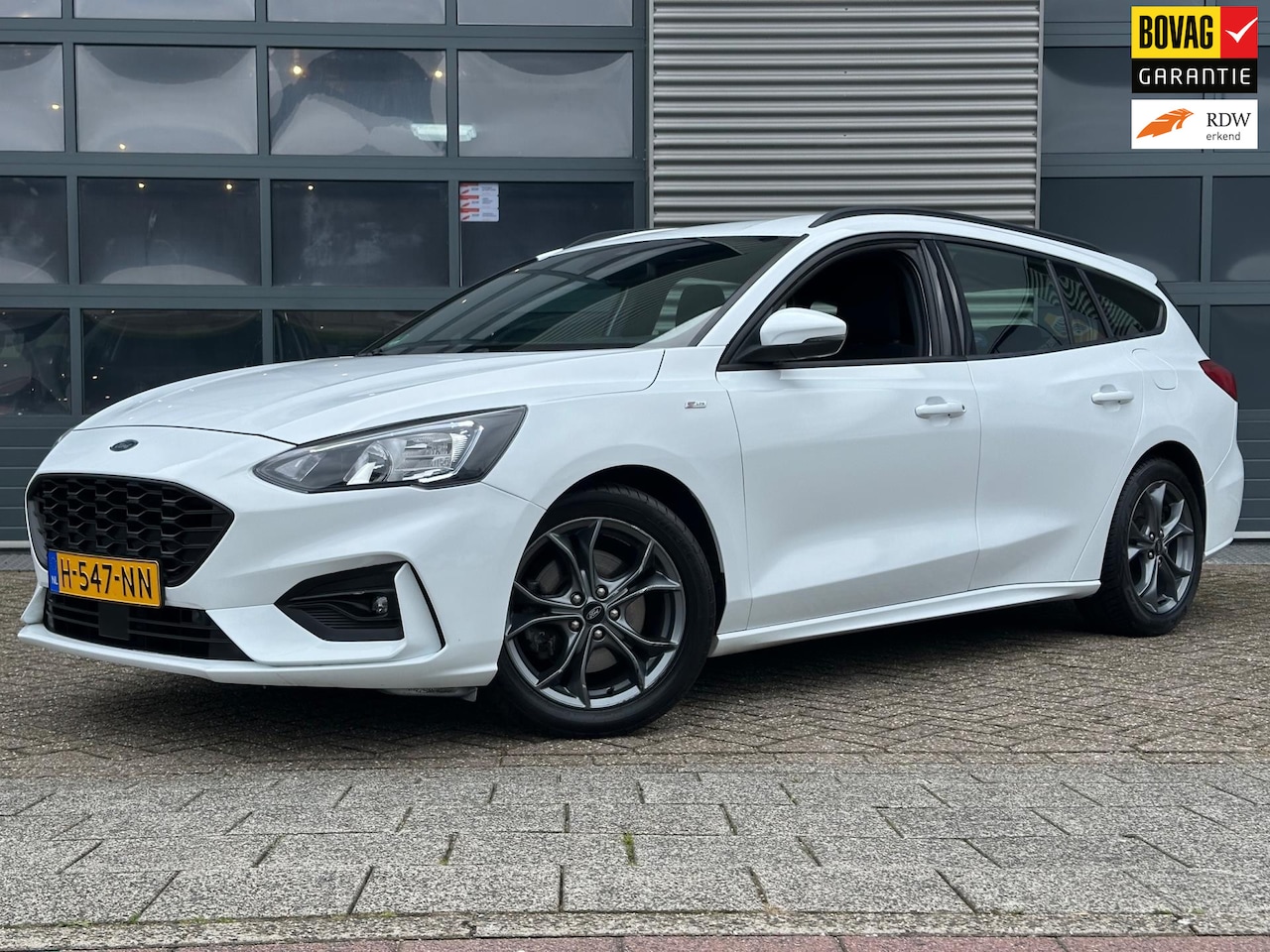 Ford Focus Wagon - 1.0 EcoBoost ST Line Business | CRUISECR | Navi | CarPlay | PDC - AutoWereld.nl