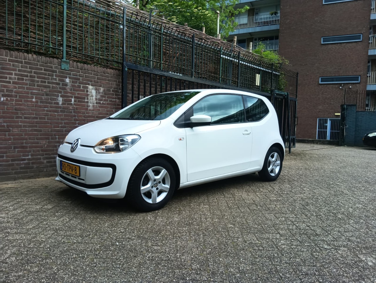 Volkswagen Up! - 1.0 move up! BlueMotion Met een APK tot Okt. 2026 en een NAP. - AutoWereld.nl