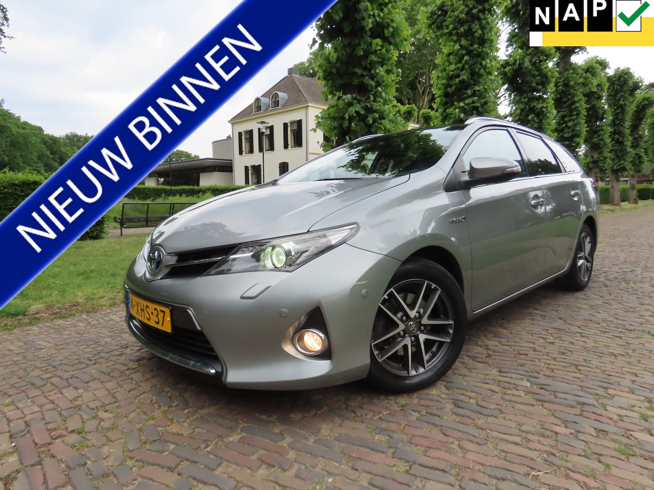 Toyota Auris Touring Sports - 1.8 Hybrid Lease Exclusive Leer Panoramadak Stoelverwarming Achteruitrijcamera Ecc Cruisec - AutoWereld.nl