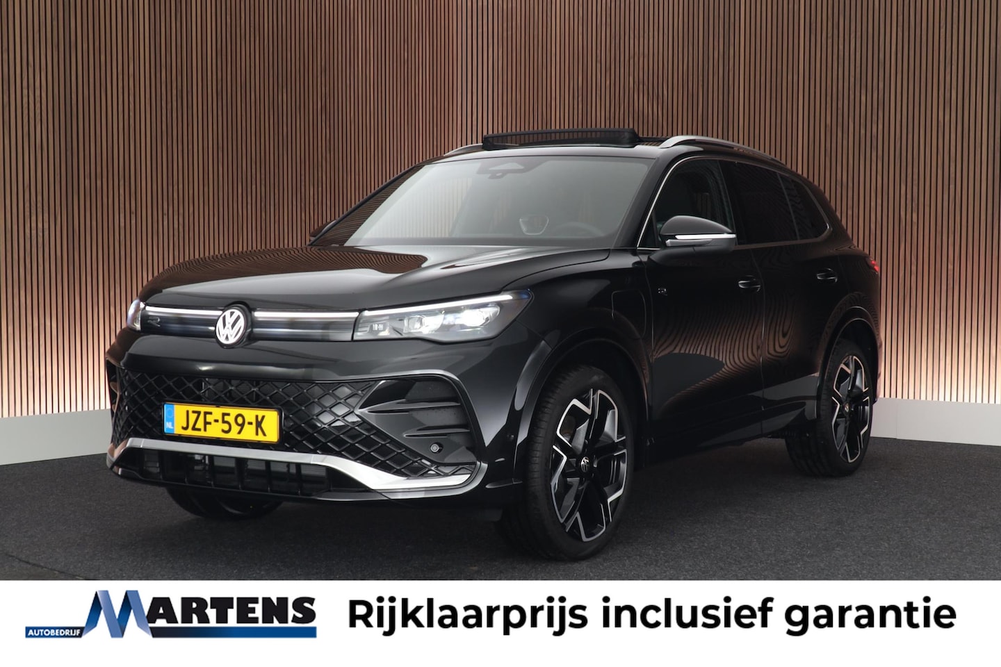 Volkswagen Tiguan - 1.5 272pk eHybrid R-Line Edition Trekhaak Camera Keyless Massage Virtual Cockpit Panoramad - AutoWereld.nl