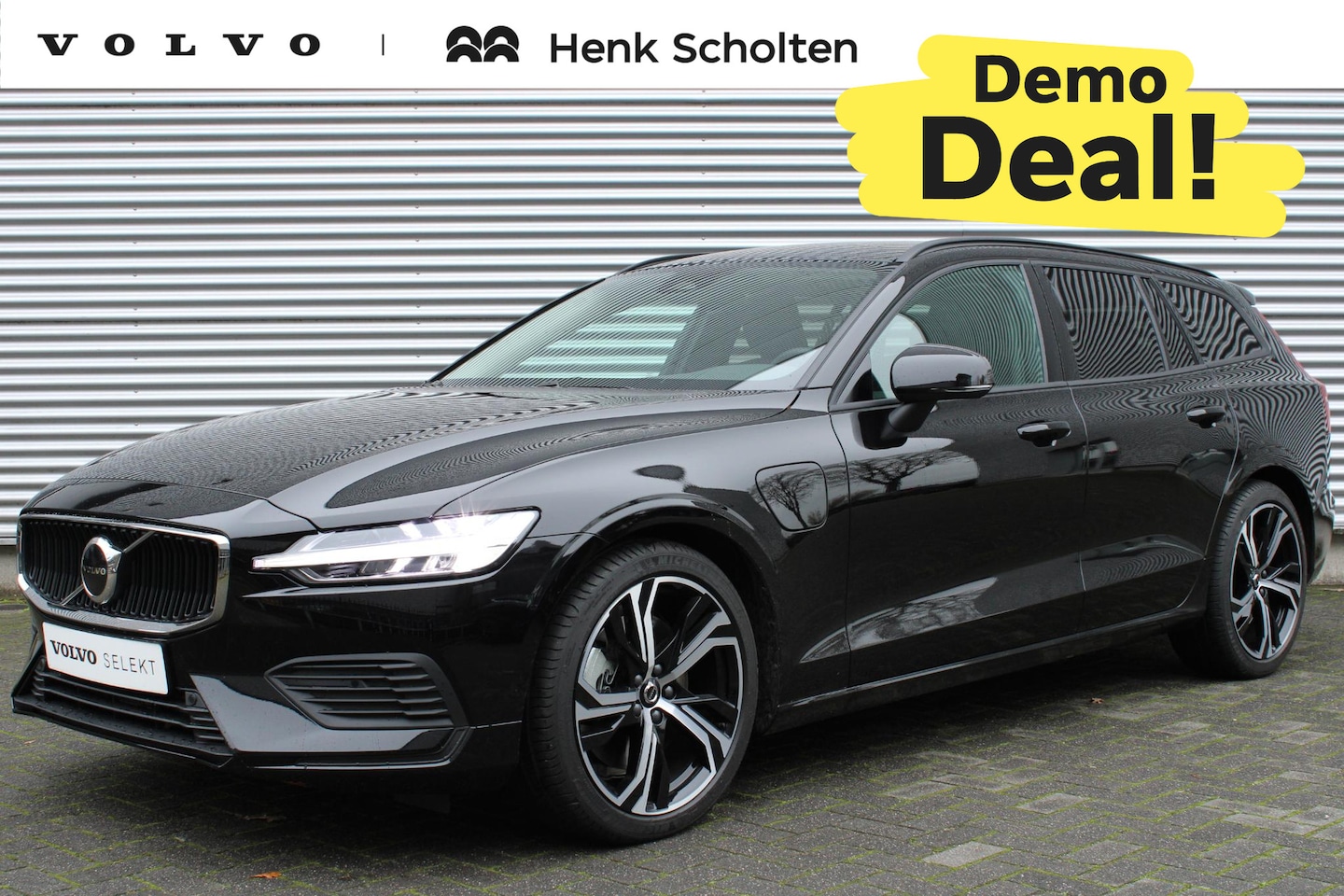 Volvo V60 - T6 Plug-in hybrid AWD Essential | | Demo Deal | Stuurverwarming | Stoelverwarming | Achter - AutoWereld.nl