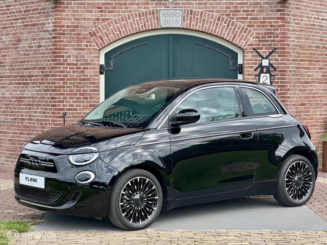 Fiat 500e - La Prima 42 kWh Panorama dak|Led|leder|Carplay|Luxe uitvoering - AutoWereld.nl