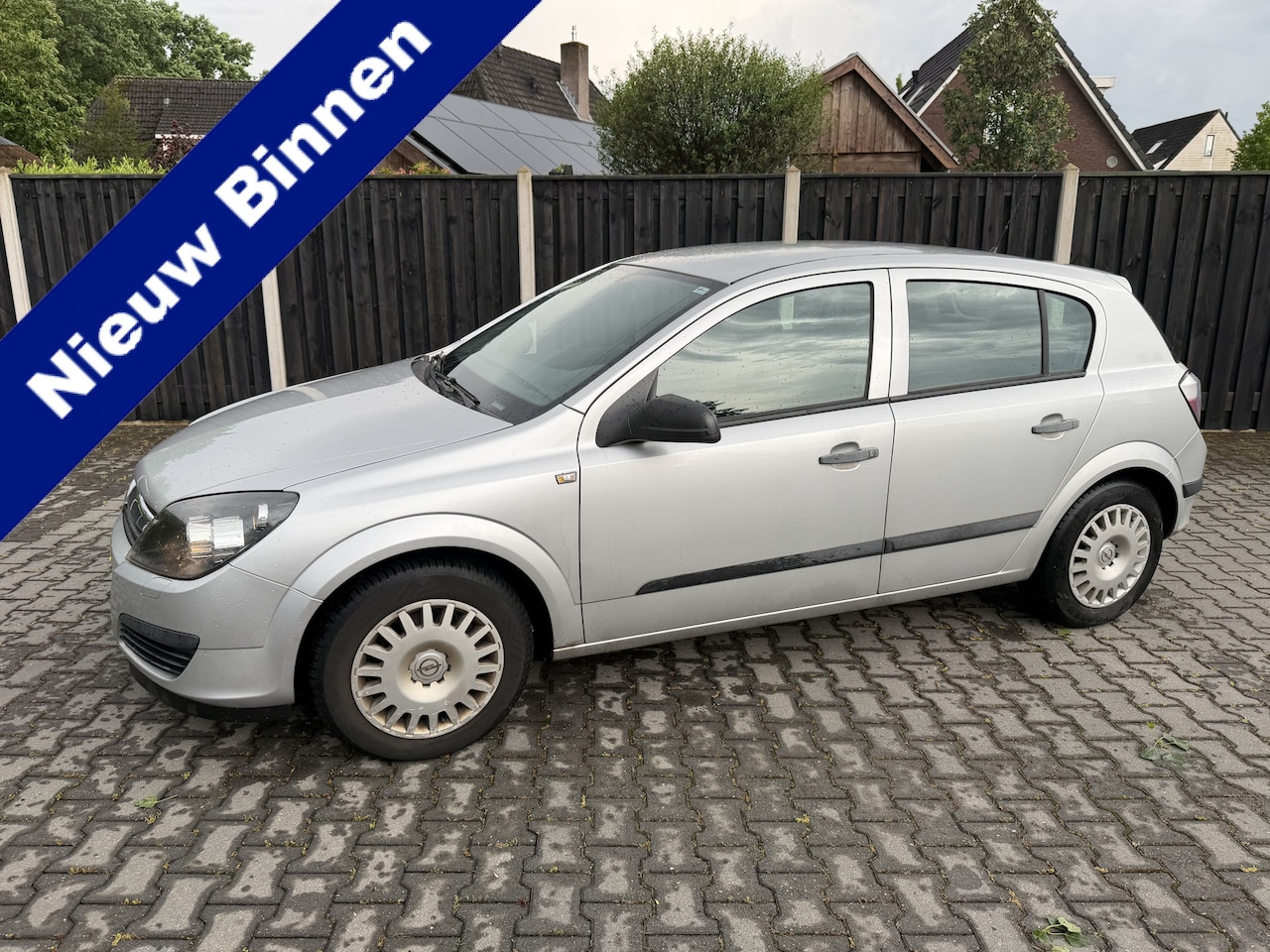 Opel Astra - 1.6 Business Airco,Trekhaak,Cv,Radio/cd Bj 2006 leuk beginners auto - AutoWereld.nl
