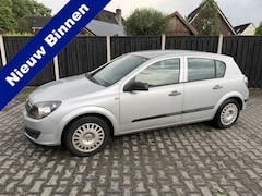 Opel Astra - 1.6 Business Airco, Trekhaak, Cv, Radio/cd Bj 2006 leuk beginners auto
