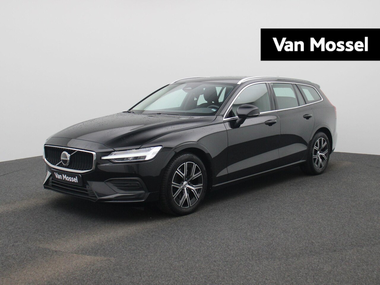 Volvo V60 - B3 Geartronic Momentum Pro | ACHTERUITRIJCAMERA | ELEKTRISCHE KOFFERKLEP | STOELVERWARMING - AutoWereld.nl