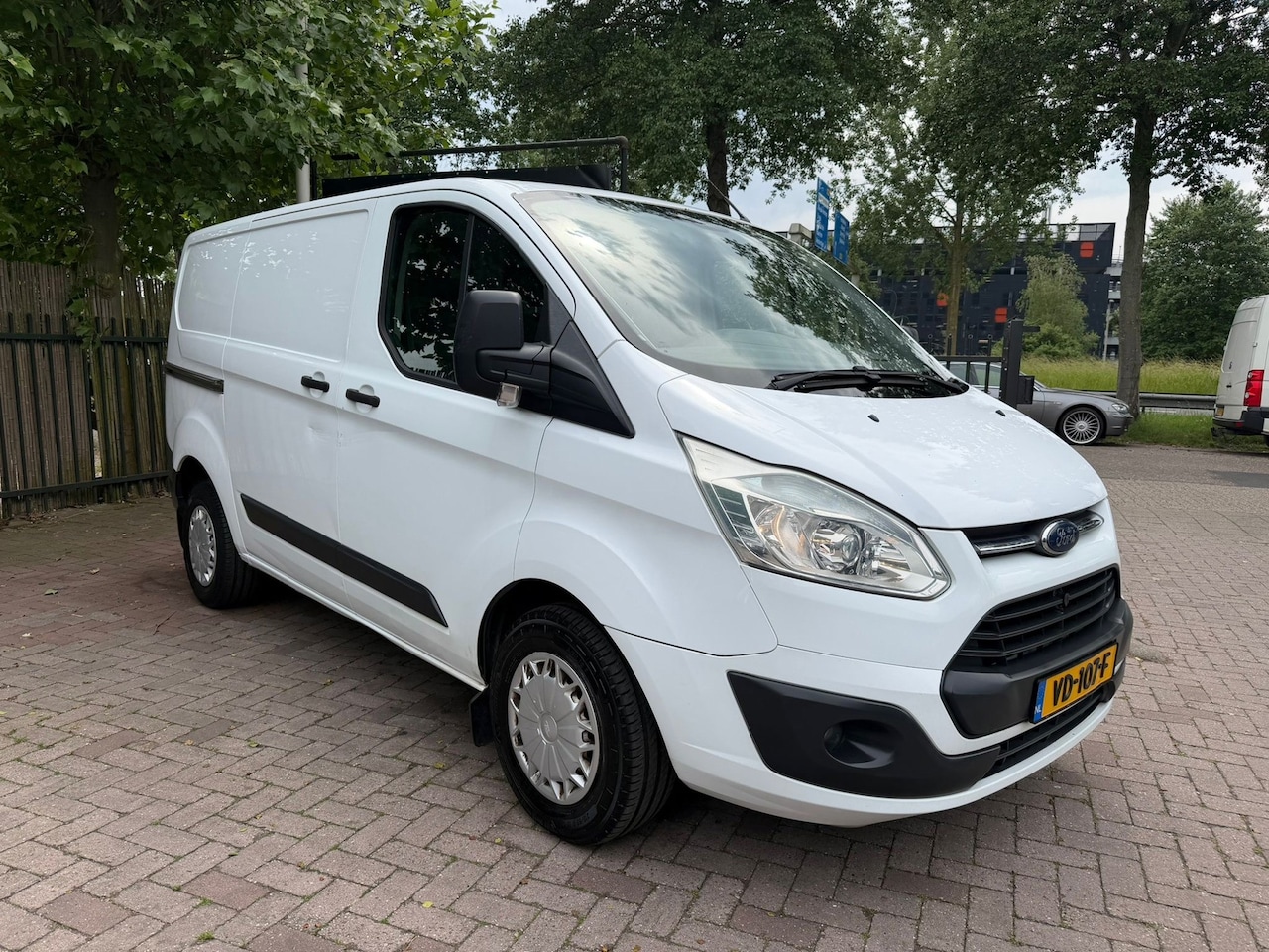 Ford Transit Custom - 270 2.2 TDCI L1H1 Nav Airco 3Pers Cruise-con - AutoWereld.nl