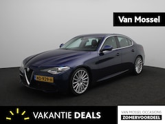 Alfa Romeo Giulia - 2.0T 200pk Aut. Super | Leder | Navigatie | Parkeersensoren | Sport pack