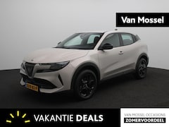 Alfa Romeo Junior - 1.2 Turbo Hybrid Ibrida | Apple Carplay/Android Auto | Parkeersensoren | Climate Control |