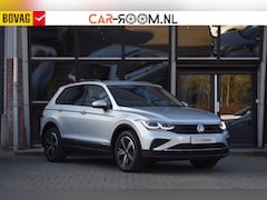 Volkswagen Tiguan - 1.5 TSI Life Business Camera ACC Keyless IQ.LIGHT