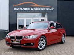 BMW 3-serie Touring - 320i Upgrade Edition /Navigatie/Leder