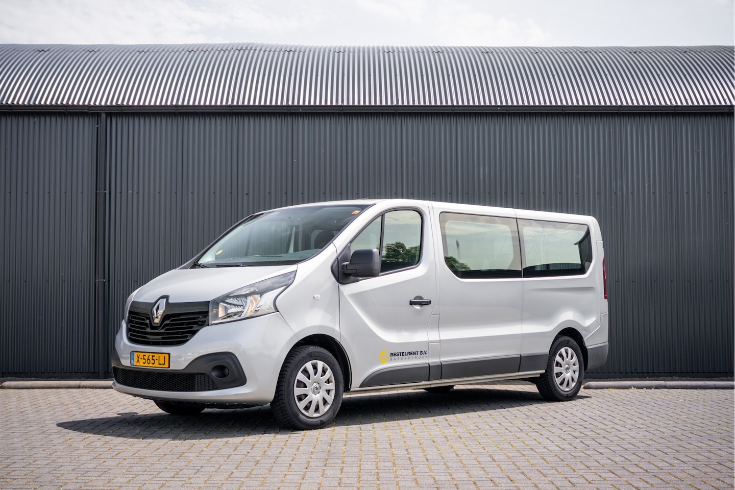 Renault Trafic Passenger - **1.6 dCi 9-Pers L2H1 | Incl. BPM, BTW vrij | R-Link | Navi | Airco | Cruise | PDC | MF St - AutoWereld.nl