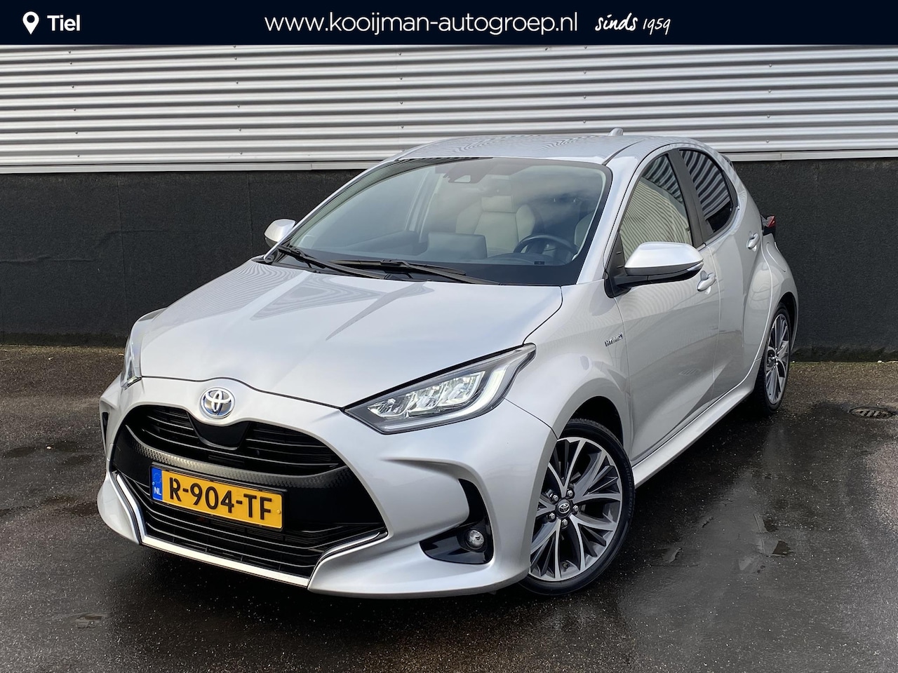 Toyota Yaris - 1.5 Hybrid Launch Edition Navigatie APple CarPlay/Android Auto, achteruitrij camera, dodeh - AutoWereld.nl