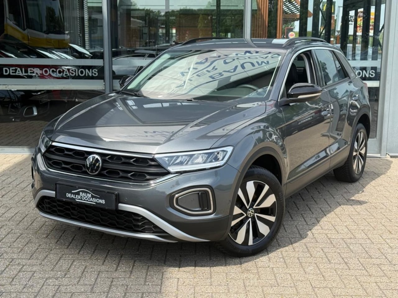 Volkswagen T-Roc - 1.0 TSI GOAL EDITION AIRCO NAVI PDC LMV STOELVW. - AutoWereld.nl
