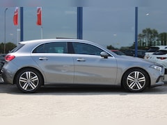 Mercedes-Benz A-klasse - 200 AUT7 Luxury Line PANORAMADAK LEDER SFEER CARPLAY KEY-LESS GO