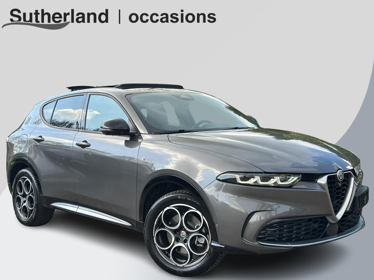Alfa Romeo Tonale - 1.3T PHEV Ti | AWD | 360 graden camera | Panoramadak | Stoelverwarming | Navigatiesysteem - AutoWereld.nl