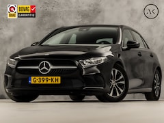 Mercedes-Benz A-klasse - 160 Sport (APPLE CARPLAY, GROOT NAVI, CAMERA, LEDER, ZWART HEMEL, NAP, SPORTSTOELEN, CRUIS