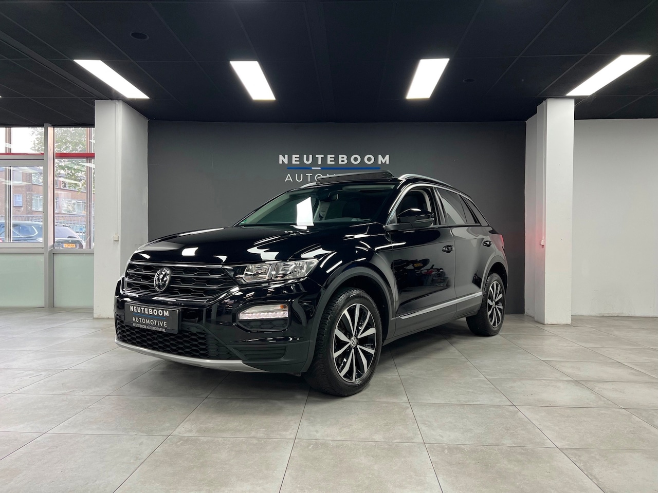 Volkswagen T-Roc - 1.0 TSI | Camera | Elek.Koffer| Lane | Pano - AutoWereld.nl