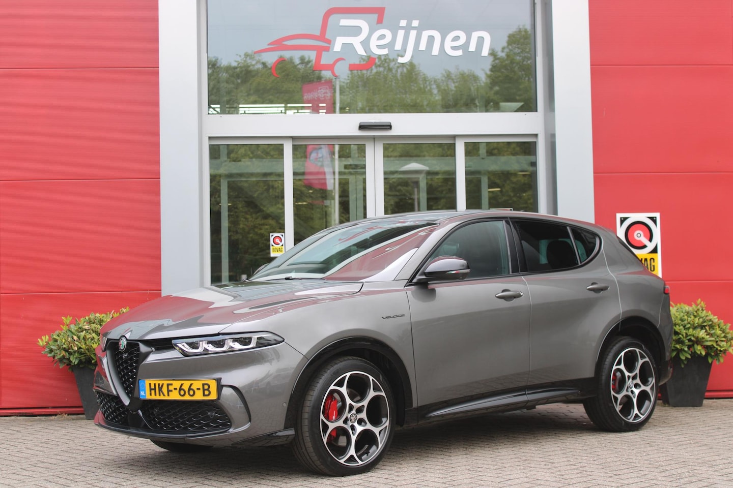 Alfa Romeo Tonale - 1.5T Hybrid 160PK VELOCE | PREMIUM PACK: LEDEREN BEKLEDING/GEVENTILEERDE VOORSTOELEN/4-VOU - AutoWereld.nl