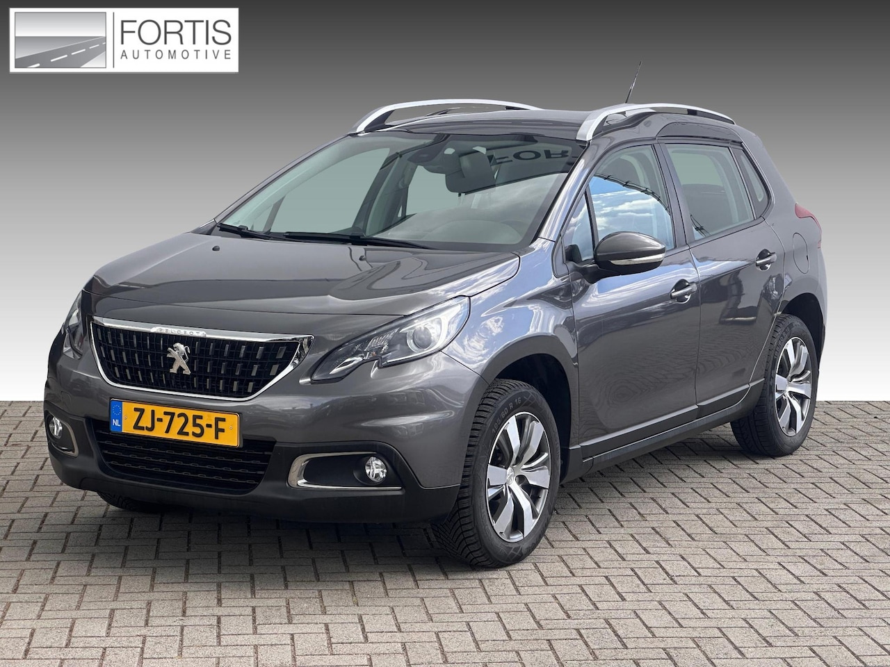 Peugeot 2008 - 1.2 PureTech Blue Lion NL-AUTO | 1STE EIGENAAR | TREKHAAK - AutoWereld.nl