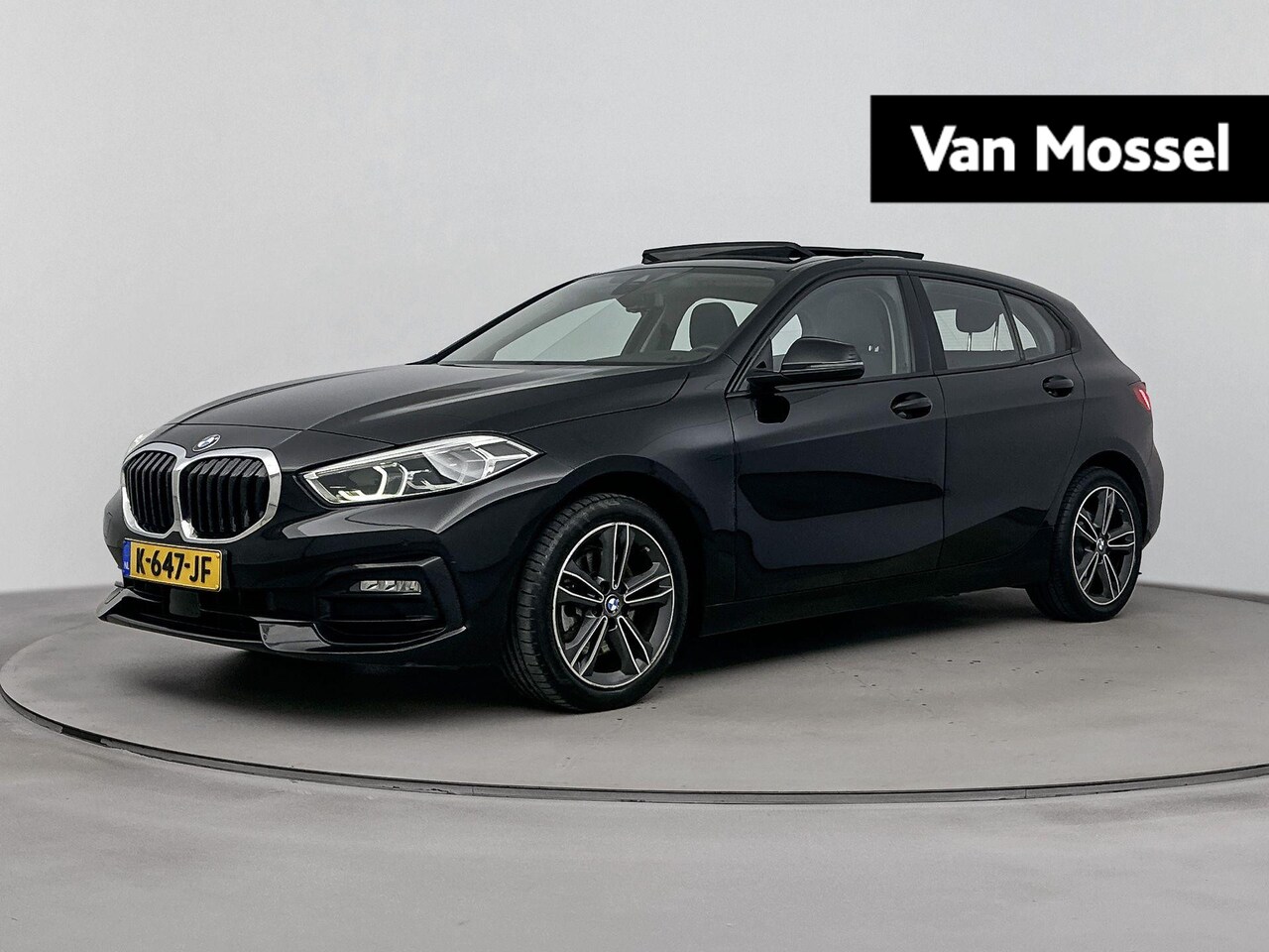 BMW 1-serie - 118i Executive Edition AUTOMAAT | PANORAMADAK | CLIMATE CONTROL | NAVIGATIE - AutoWereld.nl