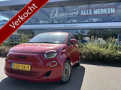 Fiat 500e - 24 kWh RED Achteruitrijcamera - Airco - Navigatie - Parkeersensoren achter - Apple carplay