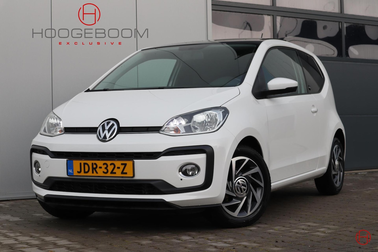 Volkswagen Up! - 1.0 TSI 90 PK Sound up! / Panoramadak / Airco / 1e eigenaar - AutoWereld.nl