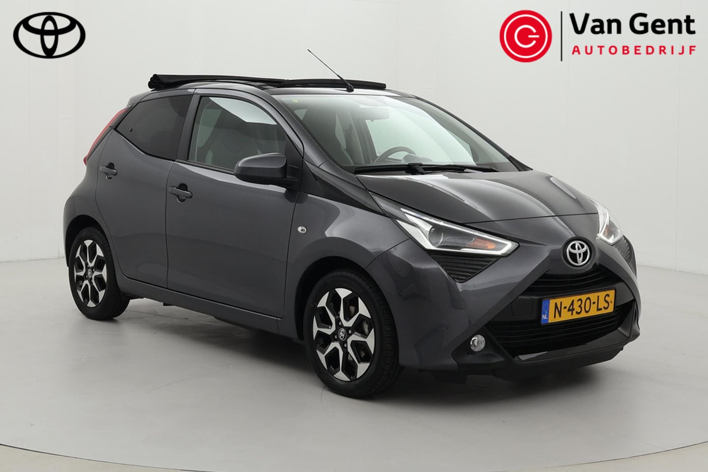 Toyota Aygo - 1.0 VVT-i x-joy cabrio | Elektrisch vouwdak | Apple Carplay / Android Auto | Clima | Camer - AutoWereld.nl