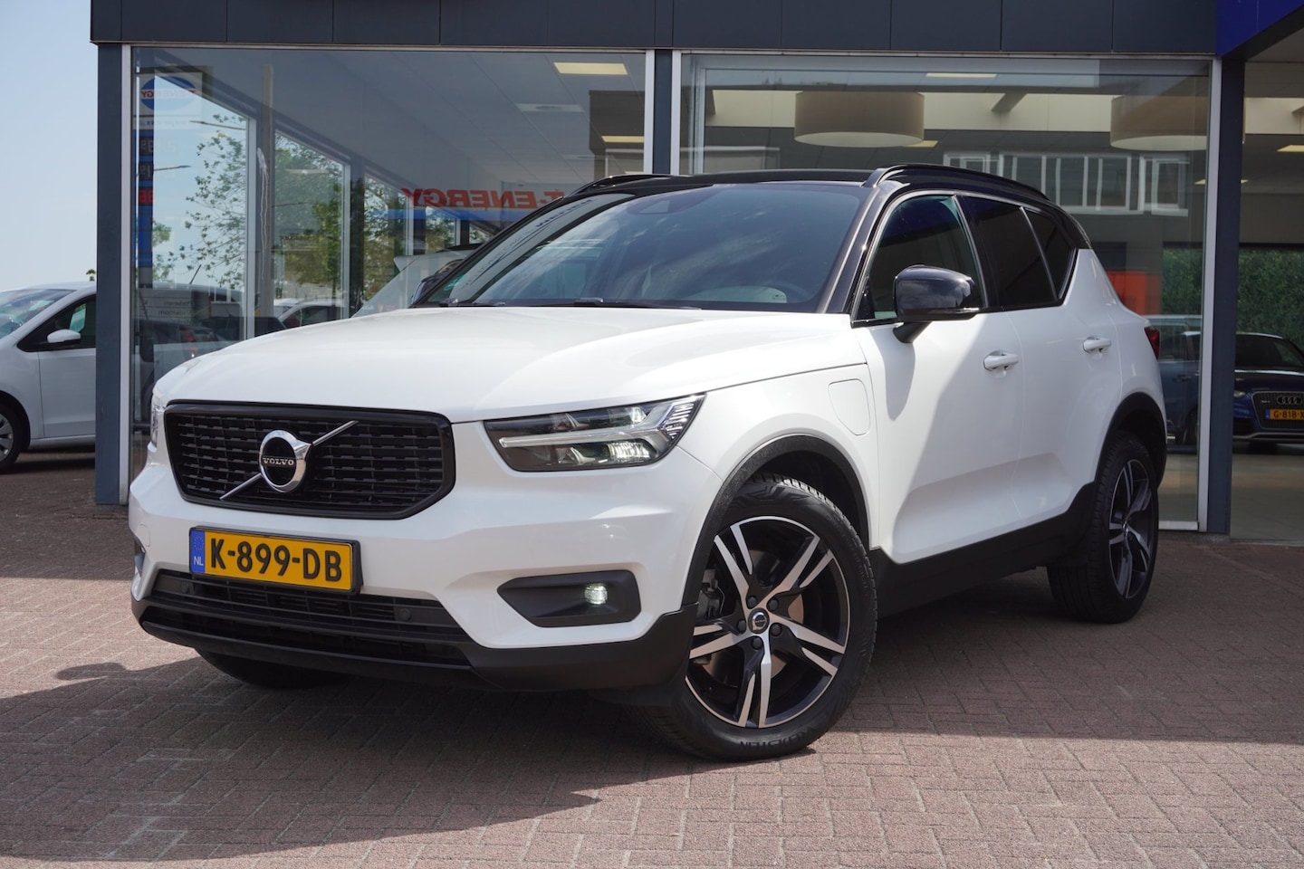 Volvo XC40 - 1.5 T4 Recharge R-Design Expression | Automaat | Vol opties | Dealerauto | Elek. pakket | - AutoWereld.nl