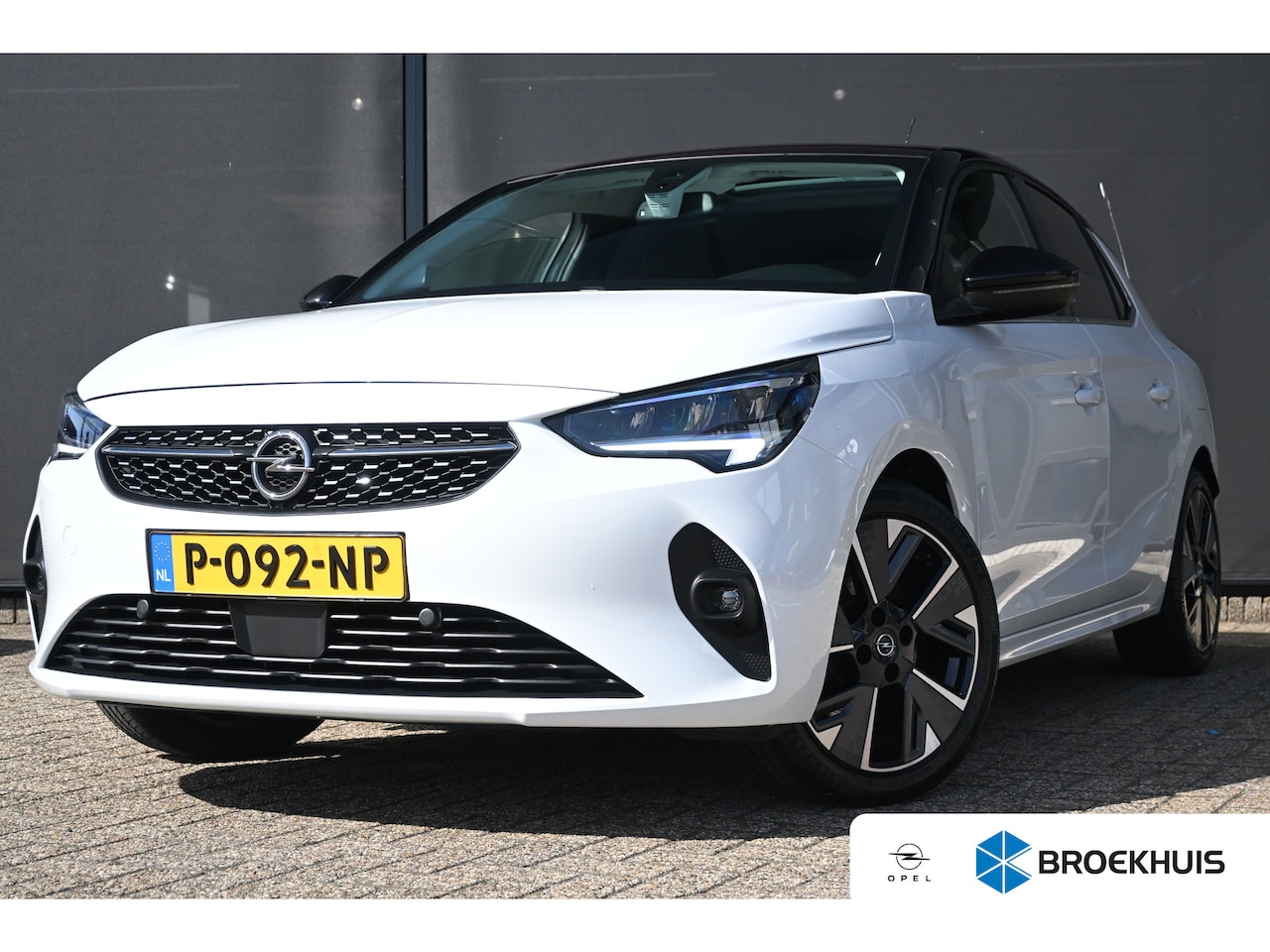 Opel Corsa-e - Elegance 50 kWh | Navi By App | Panoramadak | Climate Control | Cruise Control | Apple Car - AutoWereld.nl