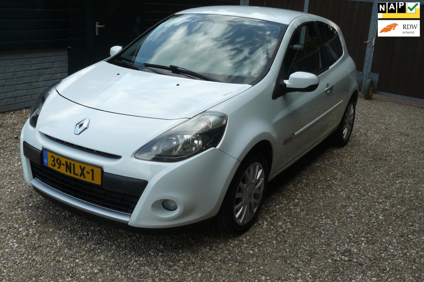 Renault Clio - 1.2 Collection NIEUWE APK 29-5-2027 - AutoWereld.nl