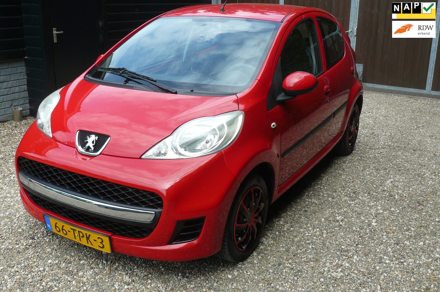 Peugeot 107 - 1.0-12V XS NIEUWE APK 26-5-2027 100250 KM NAP - AutoWereld.nl