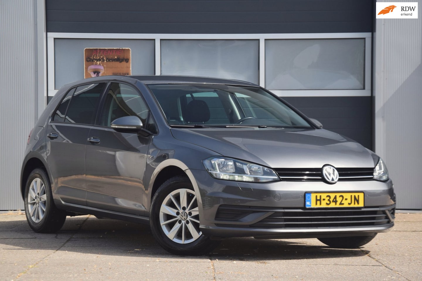 Volkswagen Golf - 1.0 TSI Trendline Facelift model / BLUETOOTH / TREKHAAK / STOELVERWARMING - AutoWereld.nl