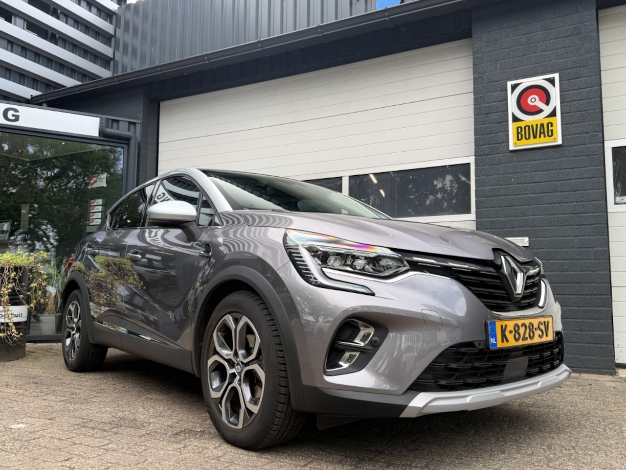 Renault Captur - 1.6 ET PLUG IN HYBRID 160 LEER/PANODAK VOL! - AutoWereld.nl