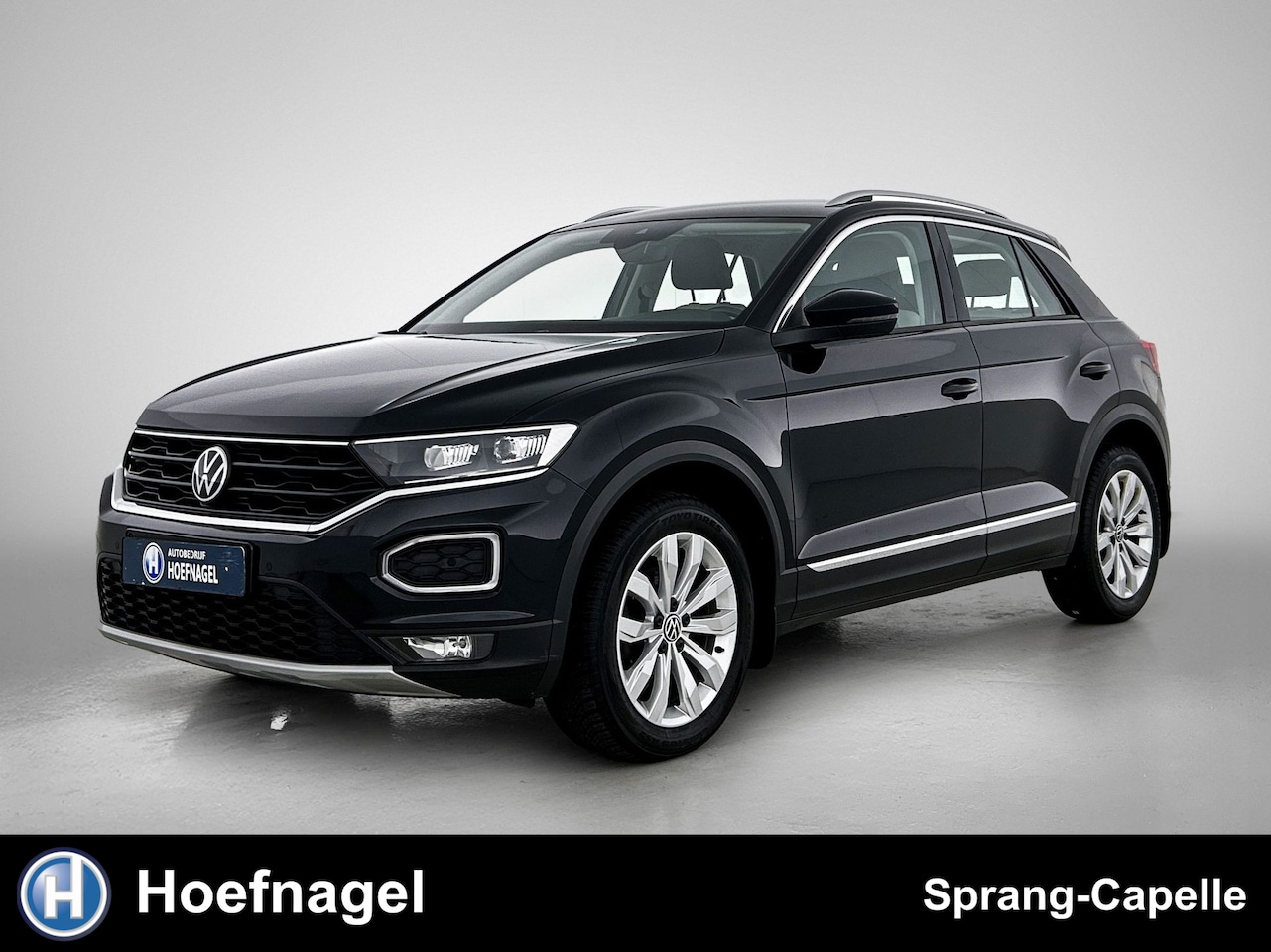 Volkswagen T-Roc - 1.5 TSI Sport | Trekhaak | Camera | CarPlay | Stoel-/Stuuverwarming | Adaptive Cruise | - AutoWereld.nl