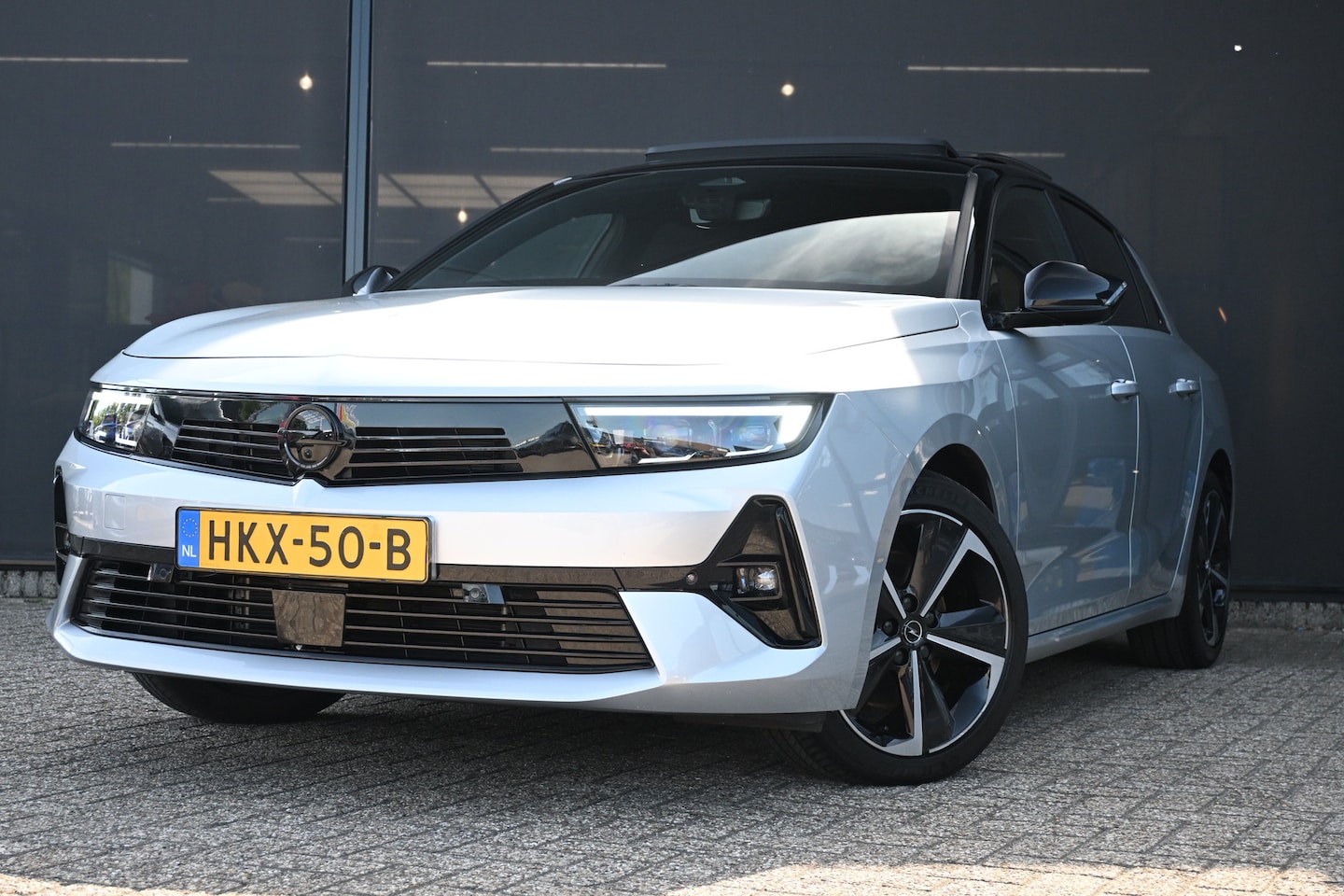 Opel Astra - 1.2 Turbo Hybrid GS 145 | Schuif-/Kanteldak | Stuur/Stoelverwarming | Adaptive Cruise | AG - AutoWereld.nl
