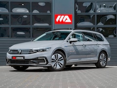 Volkswagen Passat Variant - 1.4 TSI PHEV GTE Business Pano|Trekhaak|Headup|Camera|ACC|Stoelverwarming|Ergocomfort|Mass