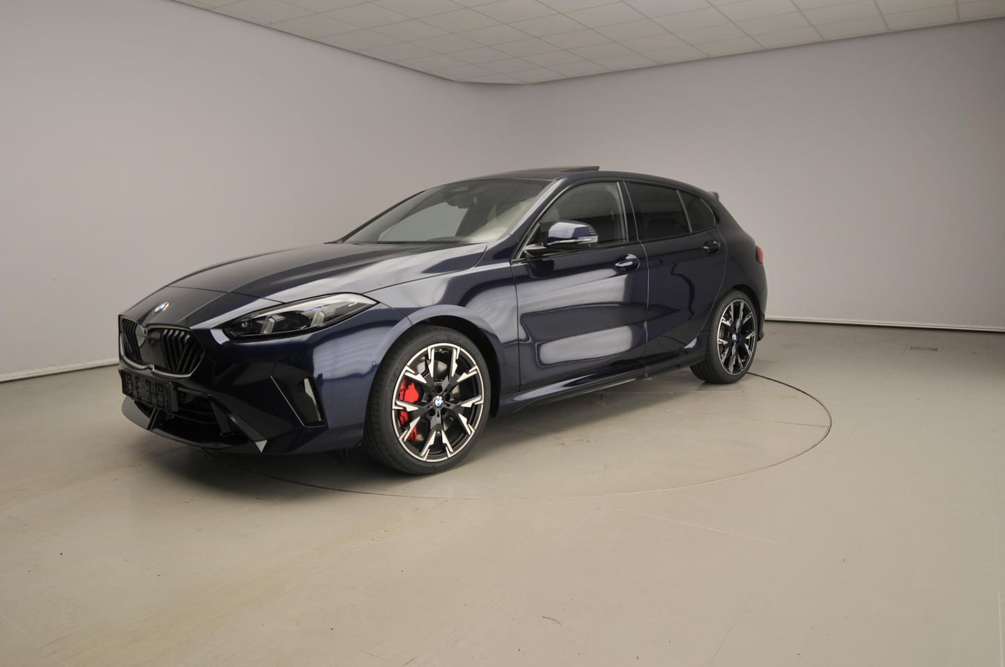 BMW 1-serie - 5-deurs 120 M-Sportpakket Pro / Panoramadak / Trekhaak / LED / Harman-Kardon / Driving ass - AutoWereld.nl