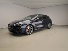 BMW 1-serie - 5-deurs 120 M-Sportpakket Pro / Panoramadak / Trekhaak / LED / Harman-Kardon / Driving ass