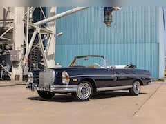 Mercedes-Benz 220 - SE Cabriolet W111