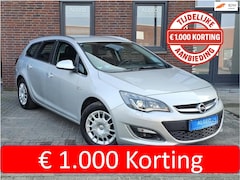 Opel Astra - 1.6 Turbo Exclusive / Automaat / Leer