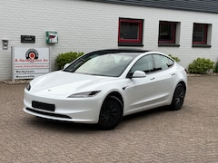 Tesla Model 3 - 60 KWH Standard achterwielaandrijving/ LFP accu/ Stoelverwarming/ Warmtepomp/ Camera voor/
